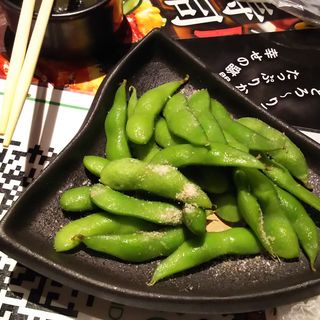 ヒマラヤ産の紅岩塩で食べる枝豆(土間土間 大井町店 （どまどま）)