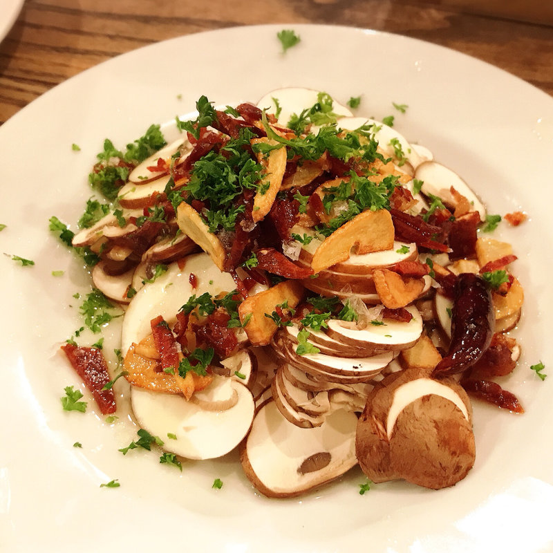 フレッシュマッシュルームの生ハムガーリックオイル(スミヤ ピン （SUMIYA PINN）)