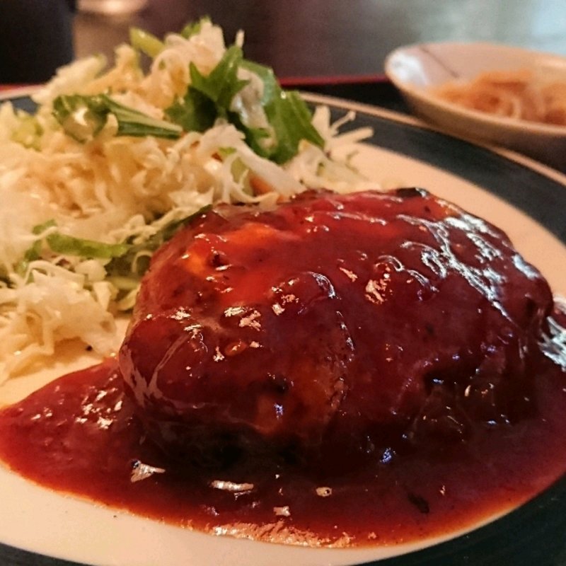 ハンバーグ定食(鳩 )