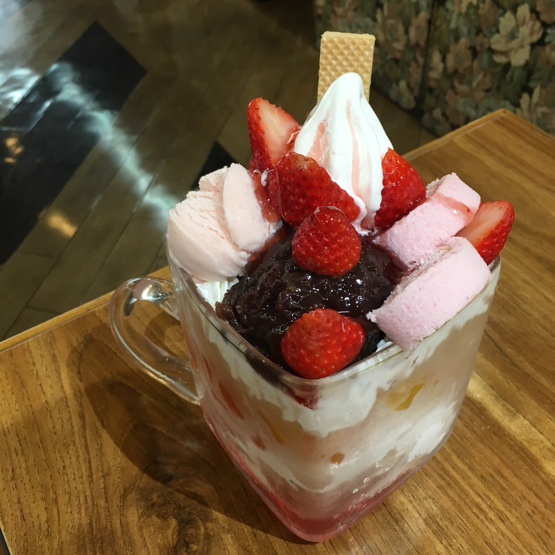 桜と苺のペール(喫茶 ロン)