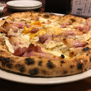 パンチェッタとホワイトアスパラのピスマルク(ピッツェリア・エ・バール・レガーメ （Pizzeria e bar LEGAME）)