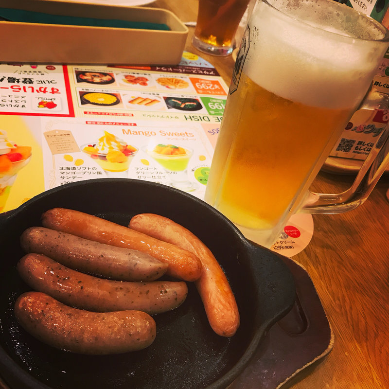 2種のソーセージグリル＆アサヒスーパードライ(ガスト 綾瀬駅前店)