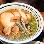 醤油らーめん+チャーシュー(拉麺ひらり （HIRARI noodle）)
