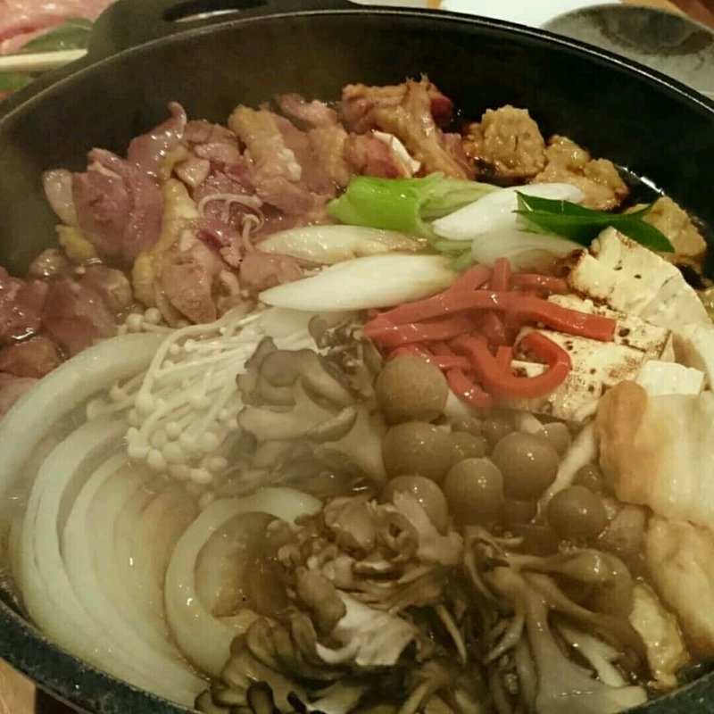 地鶏のすき焼き(じどりや穏座 （じどりやおんざ）)