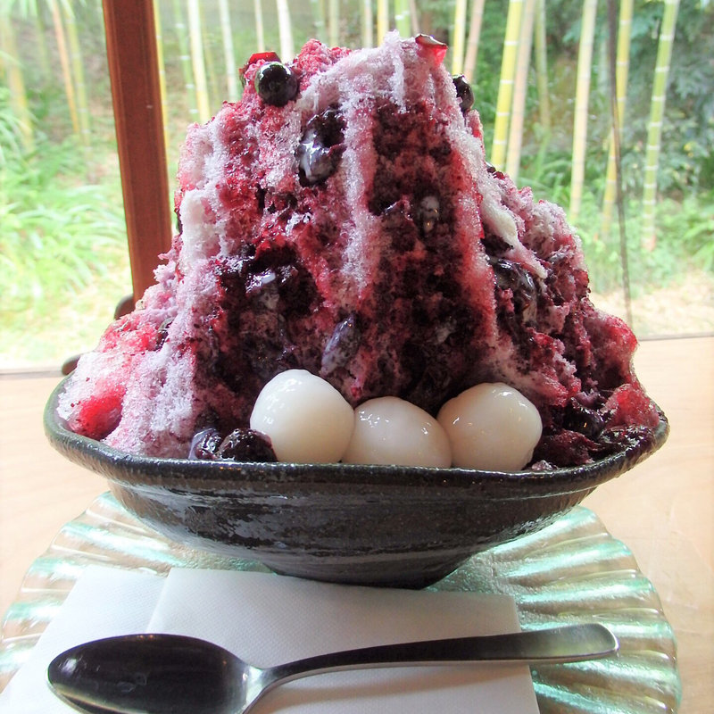 ブルーベリーミルク氷(みやけ 旧鴻池邸表屋)