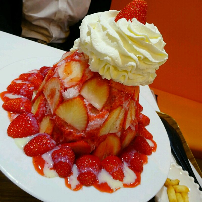 いちごミルク(麺とかき氷 ドギャン)