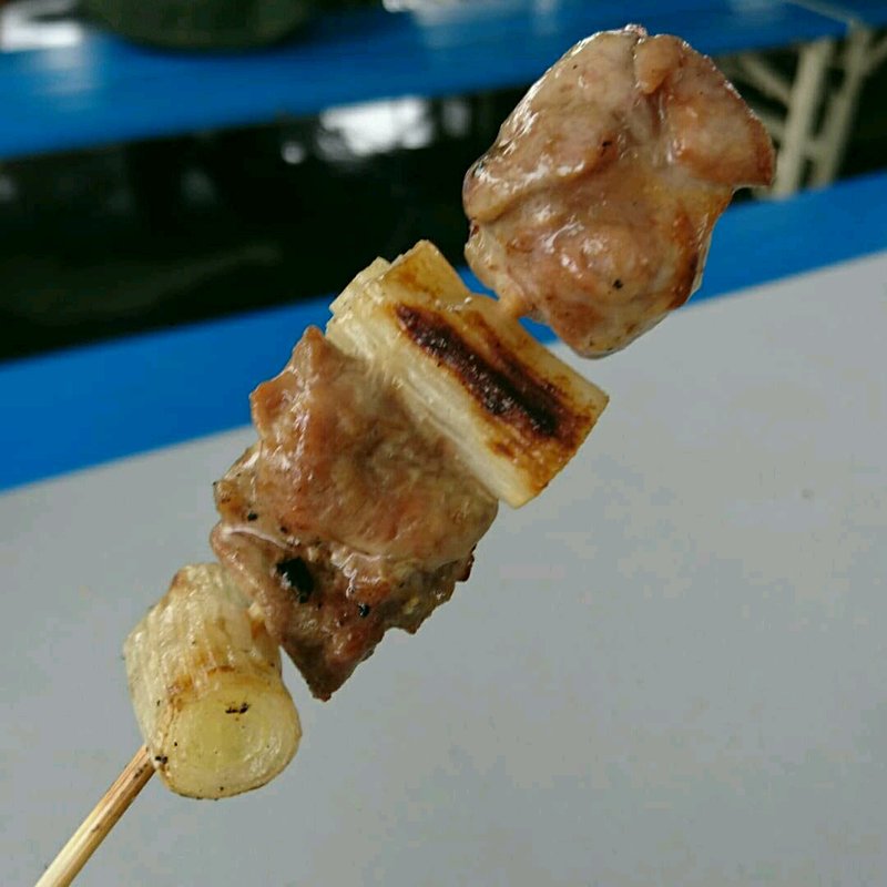 紀州鴨もも串(炭火焼鳥　温－アツ )