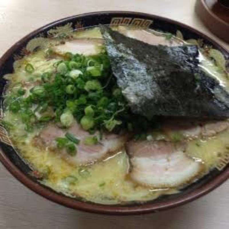 豚骨ラーメン(ラーメンしみず新保店)