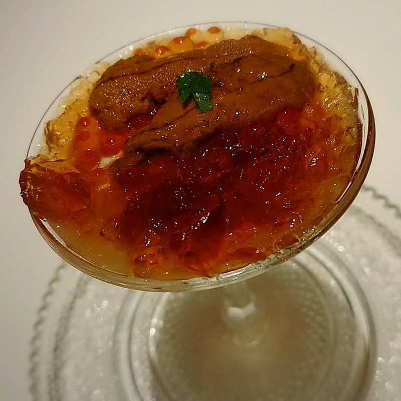 ウニとイクラのクレージー盛りスペシャルアミューズ(博多フレンチホルモン ぶどうの樹)