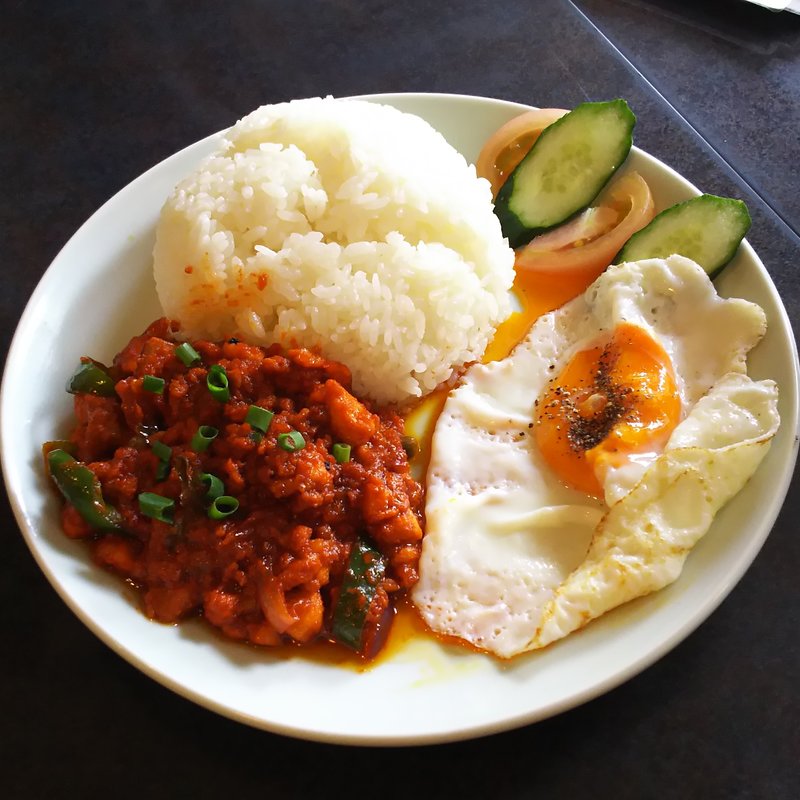 スペシャルガパオライス(カレーナロンキッチン)