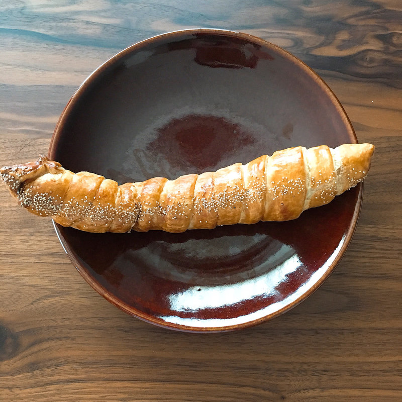 あらびきソーセージパイ(神戸屋キッチン デリ＆カフェ アトレ恵比寿店)