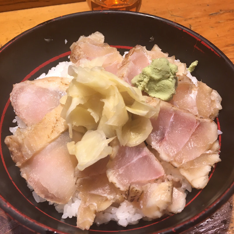 クエの漬け丼(刺身BAR 河岸頭 （かしがしら）)