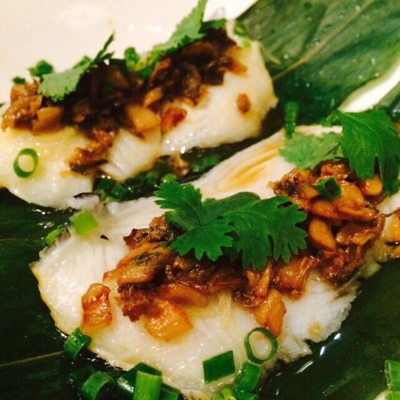 平目の笹の葉蒸し（季節の点心）(萬珍樓 點心舗)