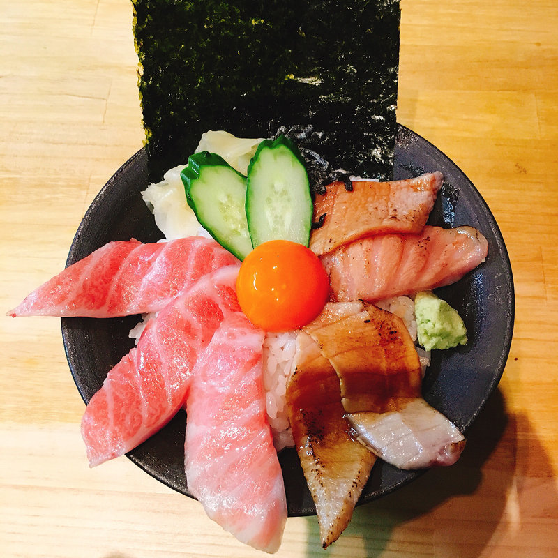 大トロと大トロ炙り二色丼(築地虎杖　魚河岸千両 （うおがしせんりょう）)