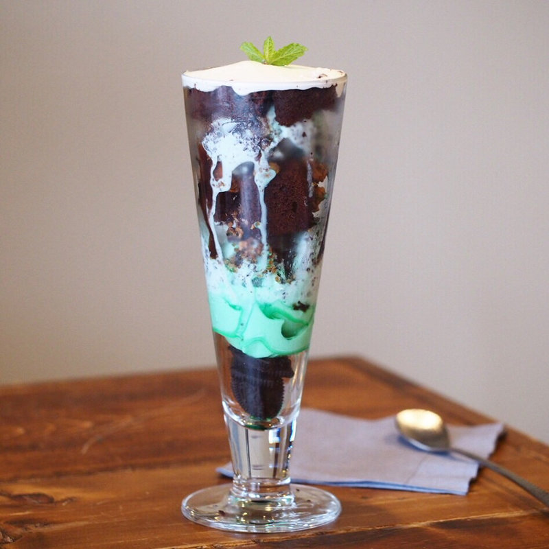 チョコミントパフェ(カフェ フクバコ （coffee fukubako）)