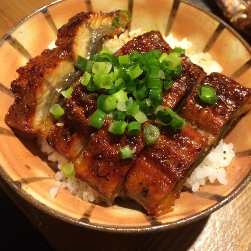 燻製鰻丼(燻製バル モトカラ 難波店)
