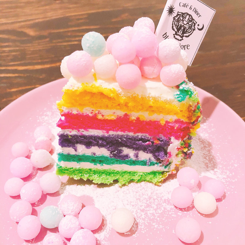 カラフルレインボーケーキ(ブランティーグル ドゥ （blanctigre due）)