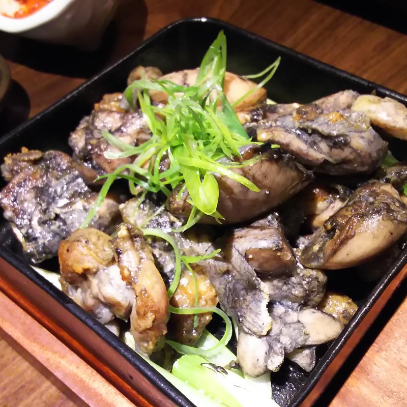 鶏の炭火焼き（中）(個室肉バル＆チーズタッカルビ オルランド)