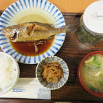 本日の魚の煮付け魚定食(マルワ食堂)