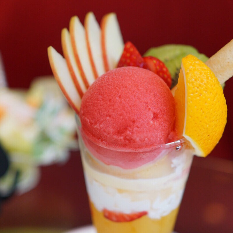 フルーツパフェ(ロビーラウンジ フォンテーヌ)