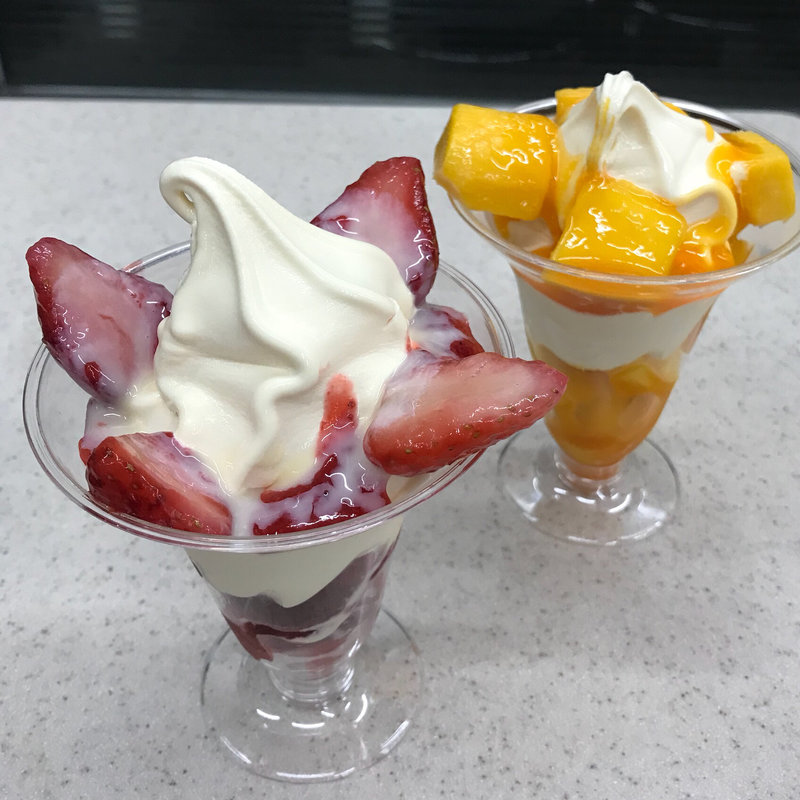 練乳いちごパフェ、アップルマンゴーパフェ(ミニストップ)