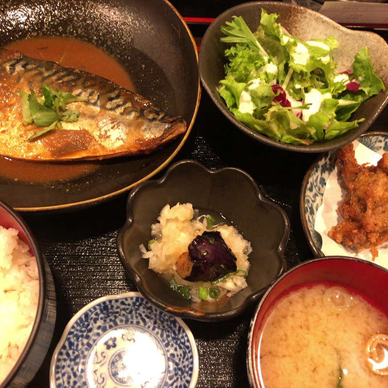 鯖の味噌煮定食 唐揚げ付き(ニ升五合)