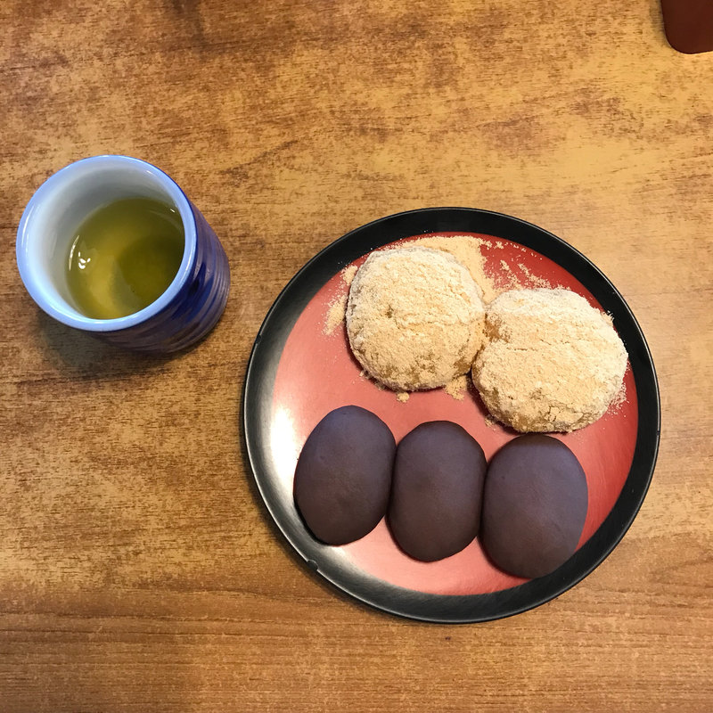 長崎名物　お諏訪のぼた餅(月見茶屋 （つきみちゃや）)
