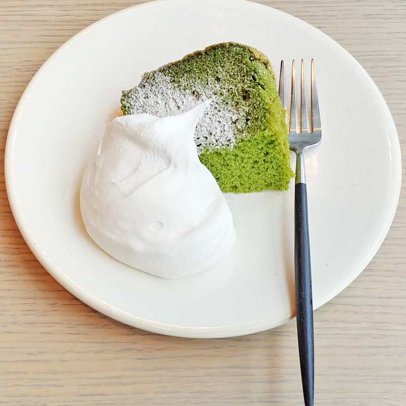 抹茶のシフォンケーキ(THE MOON)