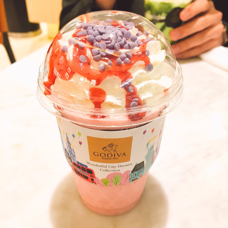 期間限定ホワイトチョコレート ストロベリー&バイオレットチップ(ゴディバ アクアシティお台場)