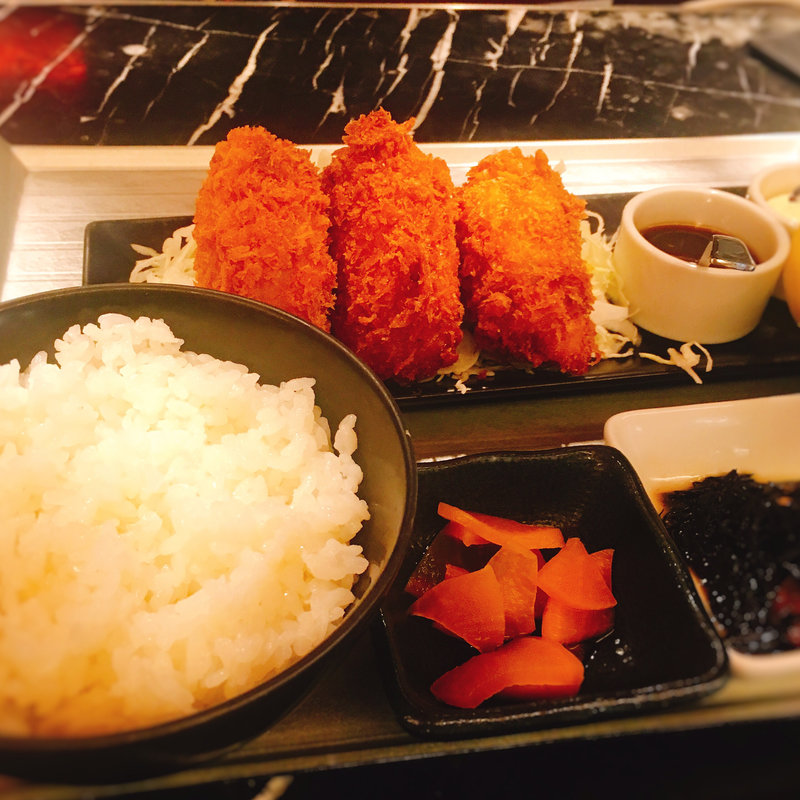 牡蠣フライ御膳(ザ・カーブ・ド・オイスター （THE CAVE DE OYSTER）)