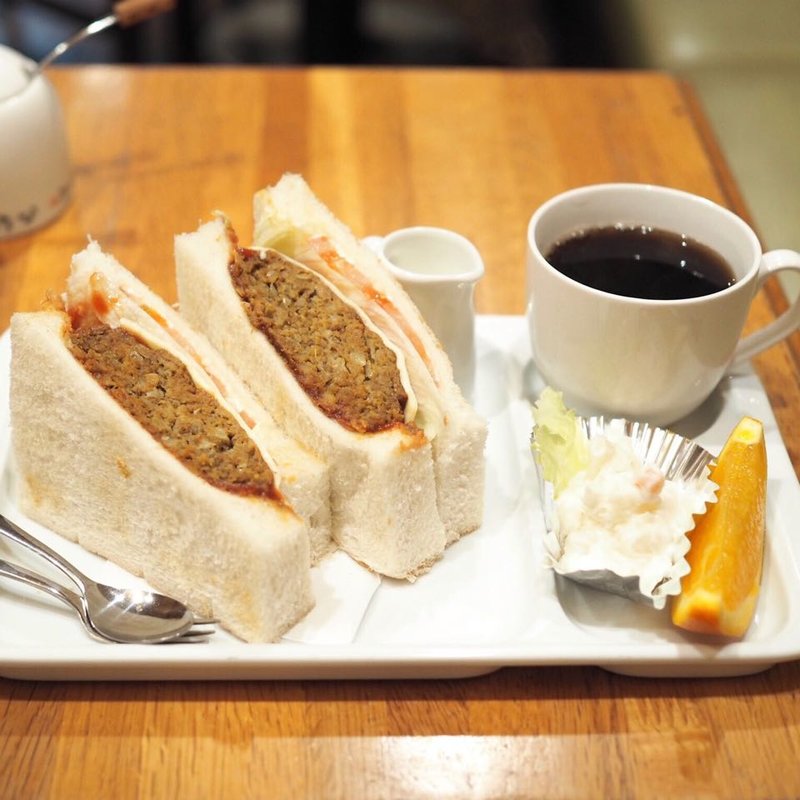 チーズ・野菜・ハンバーグサンド(コーヒー付き)(ビクトリー)