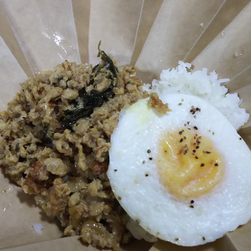 チキンガパオライス炒め(チョップスプーン ガパオキッチン デリアンドキッチン アトレ川崎店)