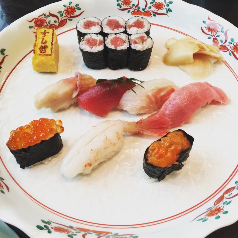 上にぎり(すし哲 （すしてつ）)