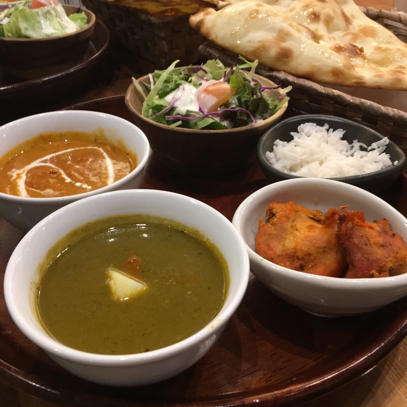 2種類のカレーとタンドリーチキンもセットに『ランチセットB』(カルマ カリー＆カフェ)
