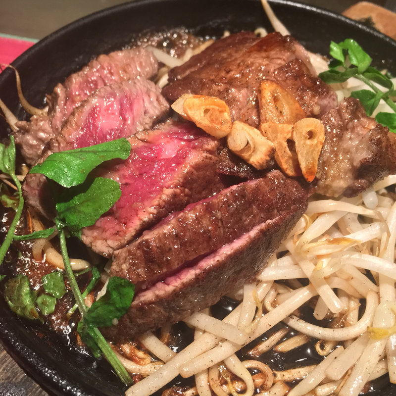 見覧牛のステーキ(MARU （まる）)