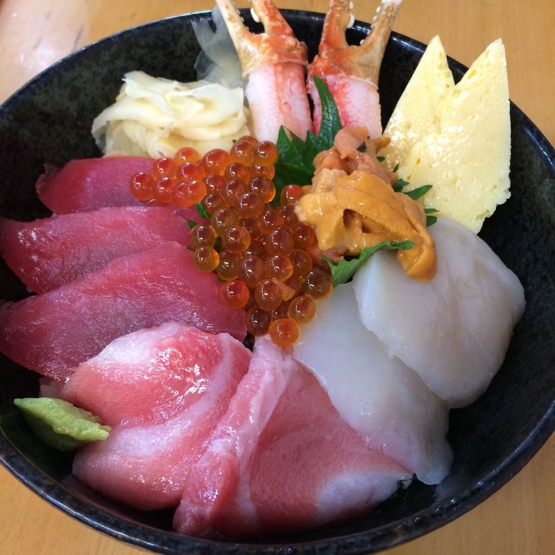 思い出丼(海鮮丼まるきた 1号店)