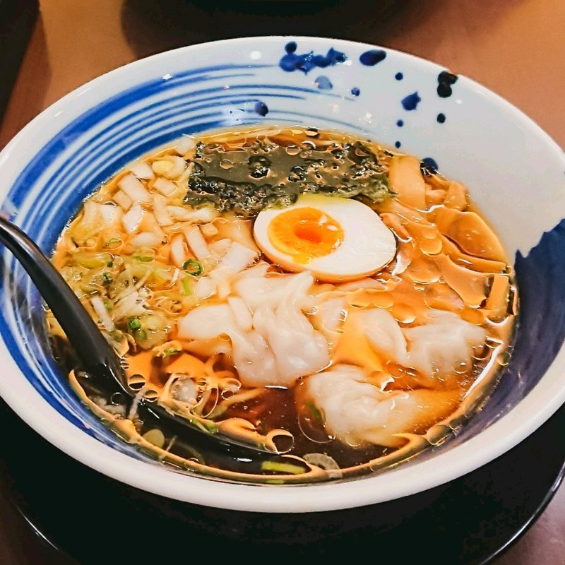 肉玉雲呑麺（醤油）(麺処 直久 水道橋 （メンドコロ ナオキュウ）)