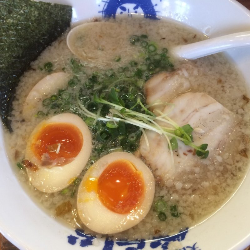 なかもずホワイト煮玉子トッピング(泡系しおとんこつラーメンべらしお 総本店)