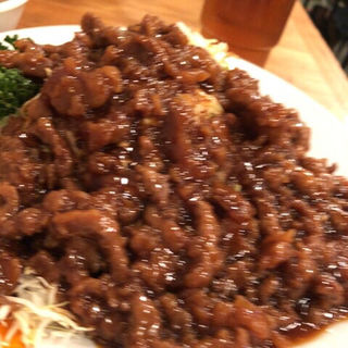 細切り牛肉とたっぷり生キャベツ(福新楼)