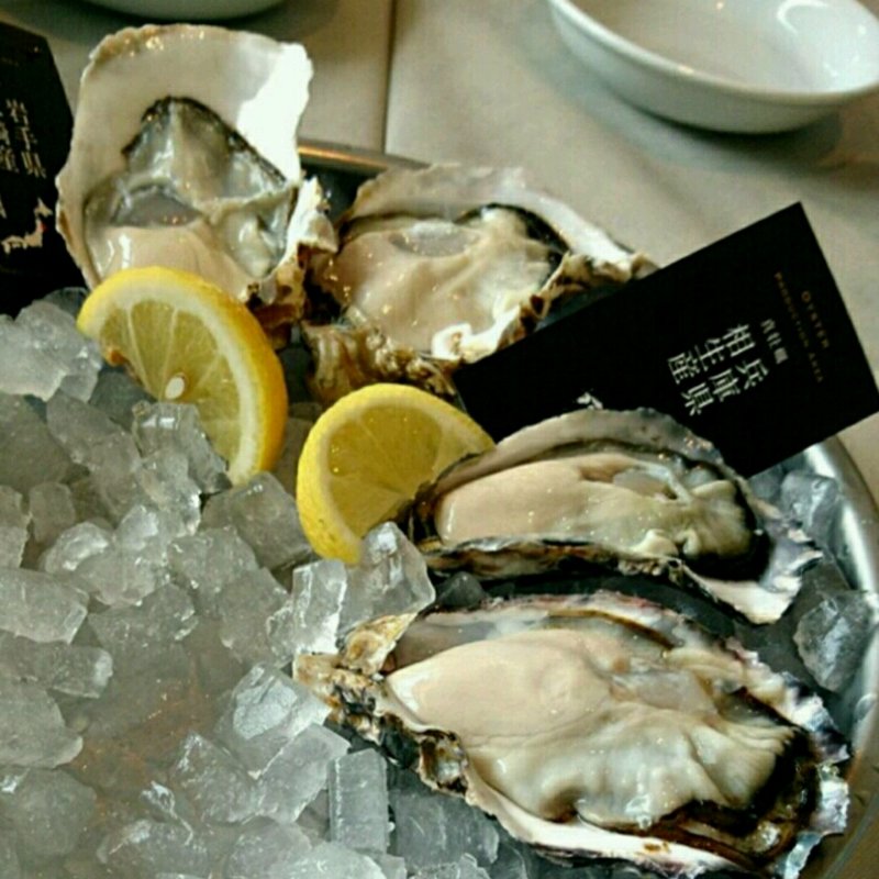 生牡蠣(ハカタステーション オイスターバー アミュプラザ博多店)