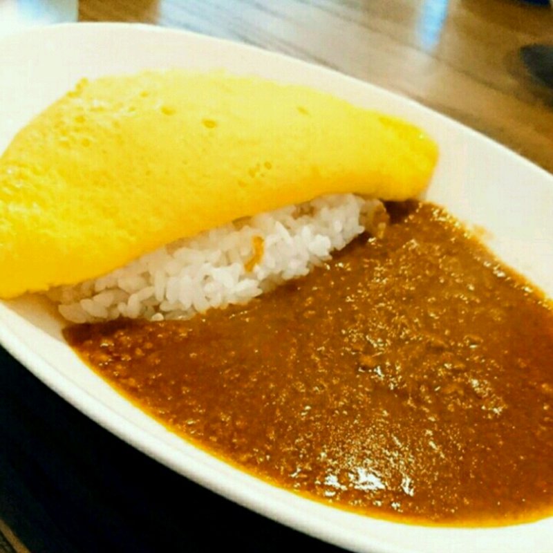 オムカレー(トロロッソ)