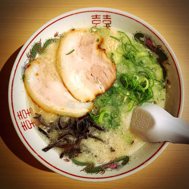 博多ラーメン(三代目 博多だるま)