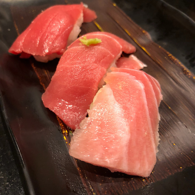 トロの3巻盛り(にぎり長次郎 吹田上山手店)