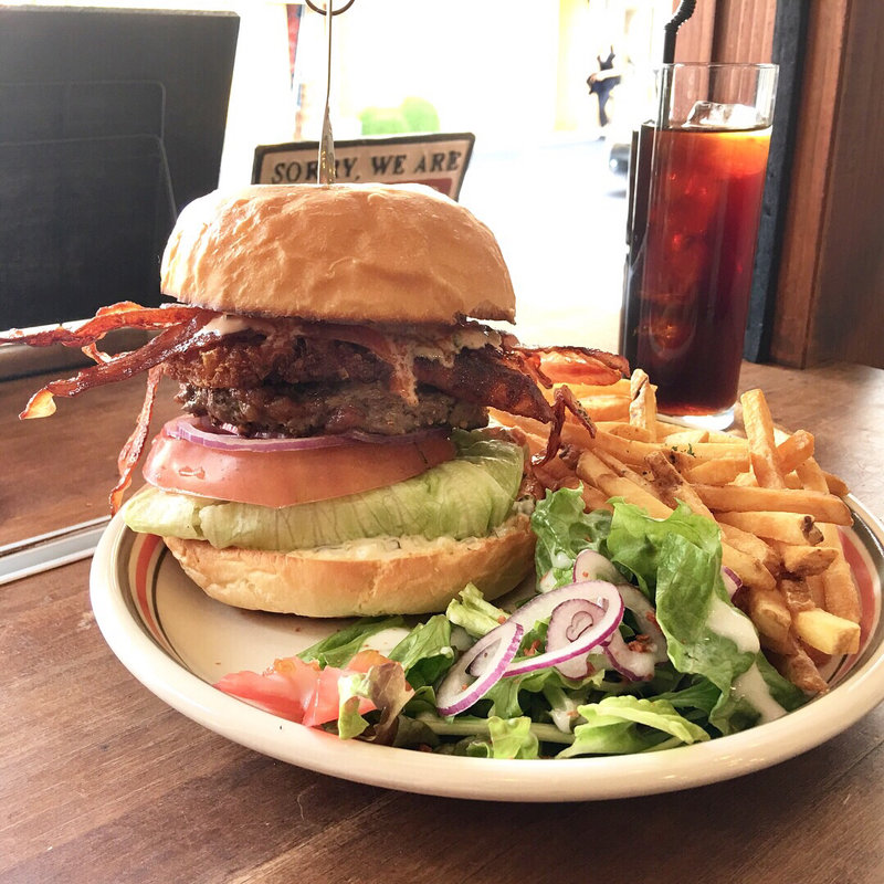 クリスピーブラウンバーガー(MEIHOKU Burger)