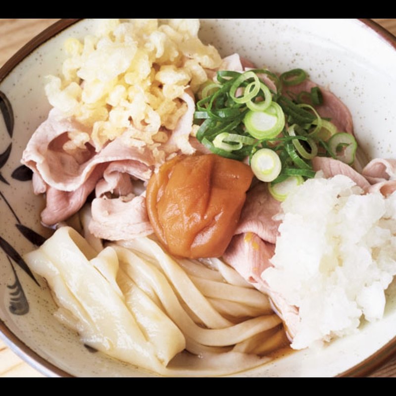 豚ぶっかけ小、南高梅(うどんや大門)