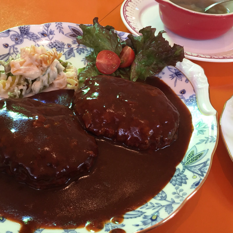 煮込みハンバーグ(ビービーミツリット （Bee-Beemitsuritto）)