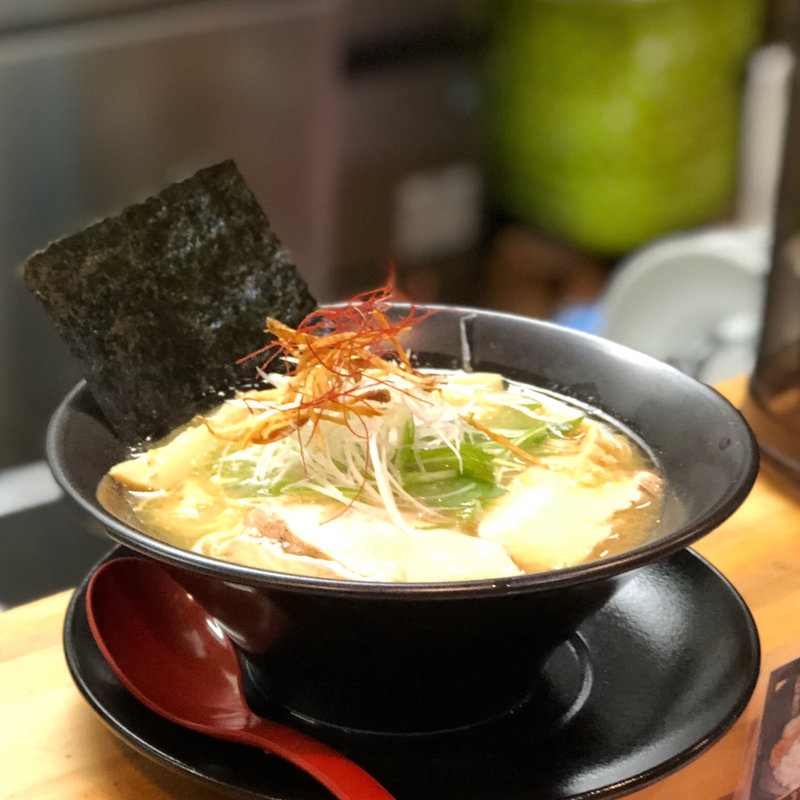 鶏白湯 醤油ラーメン