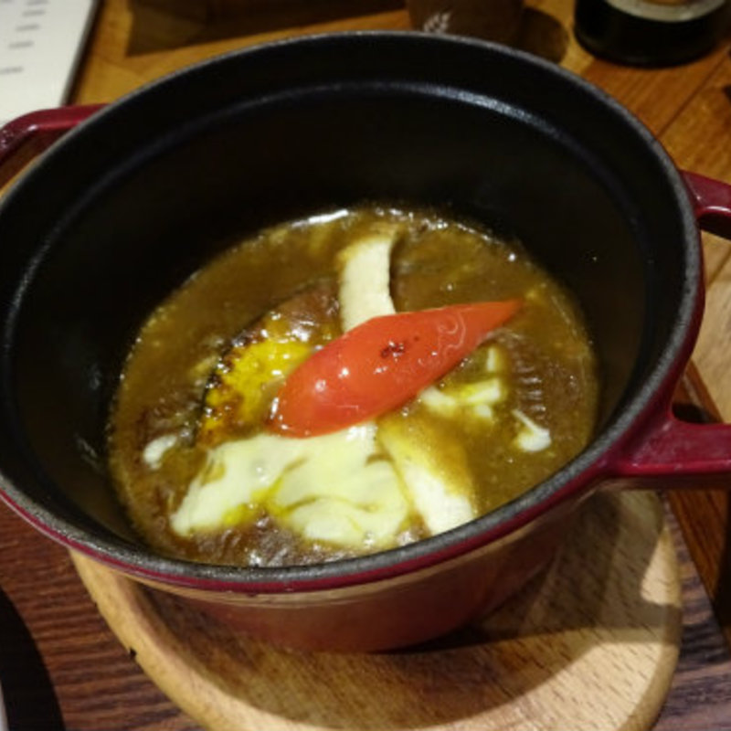牛すじ焼きカレー(ARAIYA NEST (アライヤ ネスト))