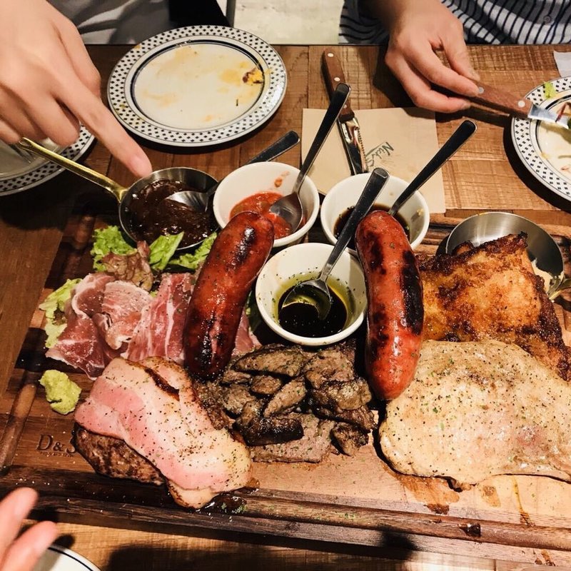 ニックビレッジ(肉が旨いカフェ NICK STOCK 横浜ポルタ店)