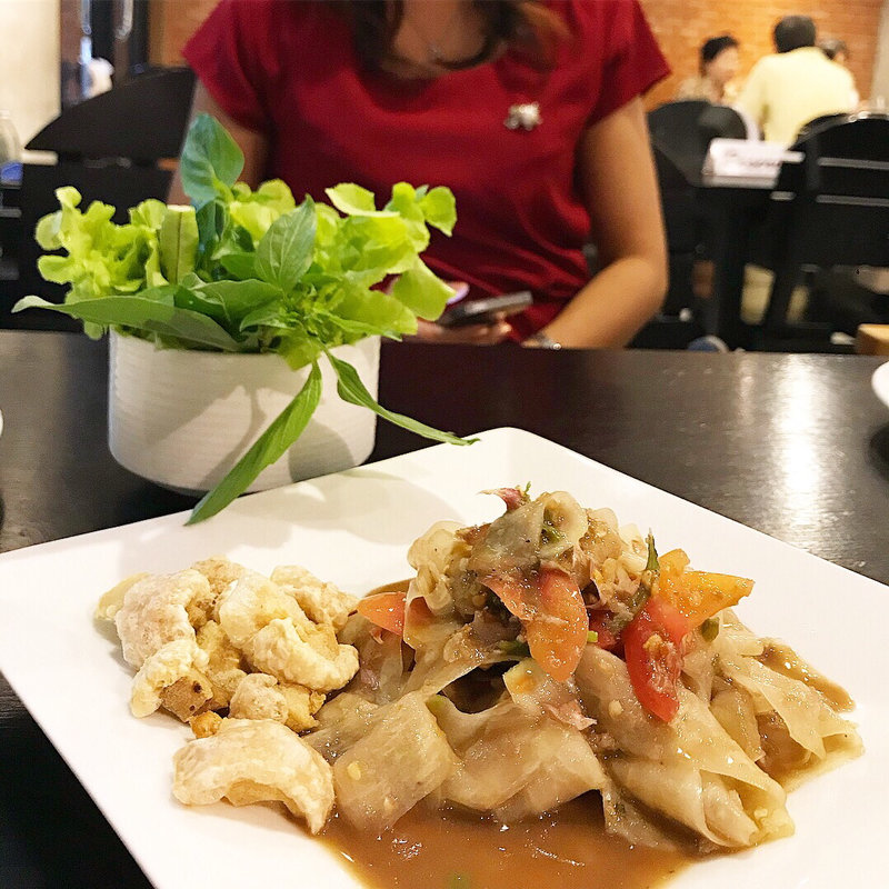 ラオス風ソムタム(baan somtum)